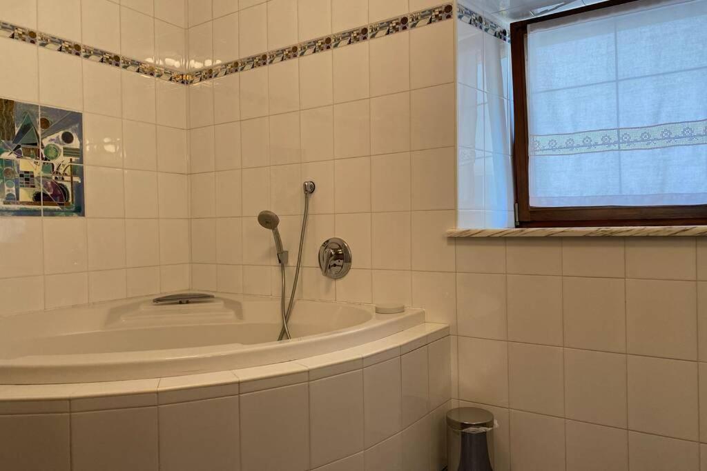 Grosse Wohnung Mit Garagenparkplatz Völs am Schlern Exterior photo